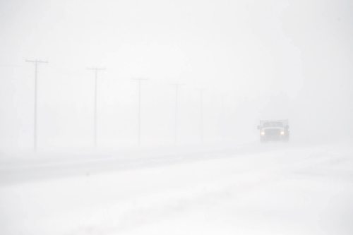 JOHN WOODS / WINNIPEG FREE PRESS
Drivers make their way through snow on the McGillivray blvd in Winnipeg Monday, March 2, 2020. 

Reporter: standup