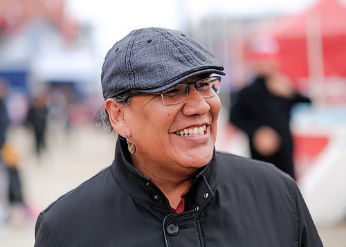 Mike Sudoma / Winnipeg Free Press
Jason Chamakese smiles as a round dance breaks out during the Hometown Hockey event at Peguis First Nation Saturday afternoon
February 29, 2020
