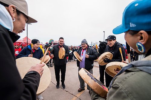 Mike Sudoma / Winnipeg Free Press
Loud Eagle Drum Group leading a round dance during the Hometown Hockey event in Peguis First Nation Saturday afternoon
February 29, 2020