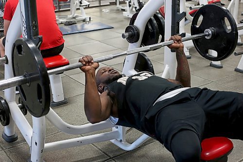 SHANNON VANRAES / WINNIPEG FREE PRESS
Serge Uwimana at the YMCA in downtown Winnipeg, where he regularly works out, on March 3, 2020.