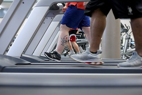 SHANNON VANRAES / WINNIPEG FREE PRESS
People run on treadmills at the YMCA in downtown Winnipeg on March 3, 2020.