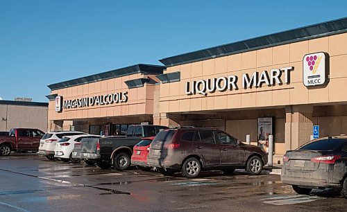 Mike Sudoma / Winnipeg Free Press
An exterior of the Manitoba Liquor Mart off of Dakota St which now has lottery tickets available for purchase
March 5, 2020