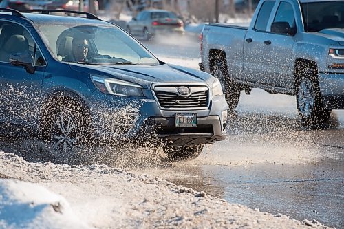 Mike Sudoma / Winnipeg Free Press
Cars splash down Dakota St as the snow from Wednesday nights snowfall begins to melt in the Thursday afternoon sun
March 5, 2020