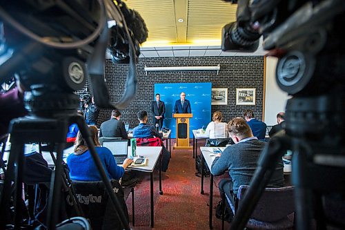 MIKAELA MACKENZIE / WINNIPEG FREE PRESS

Mayor Brian Bowman (left) and councillor Scott Gillingham speak to media about the 2020 budget at City Hall in Winnipeg on Friday, March 6, 2020. 
Winnipeg Free Press 2019.