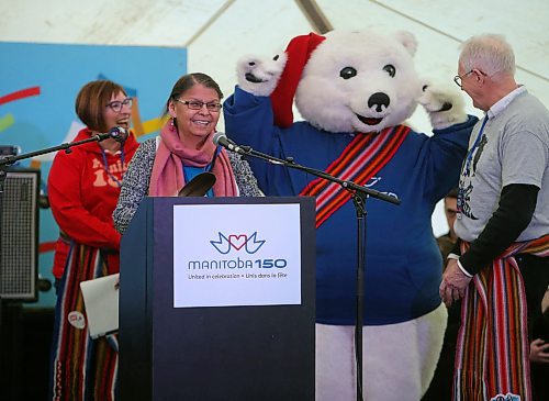 JASON HALSTEAD / WINNIPEG FREE PRESS

Elder Geraldine Shingoose has a laugh afer giving the blessing at the Manitoba 150 reception on Feb. 14, 2020 at Festival du Voyageur. (See Social Page)