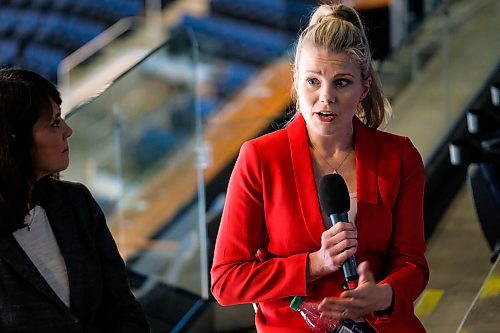 Daniel Crump / Winnipeg Free Press.¤Sara Orlesky, a reporter at TSN Winnipeg, speaks about gender equality in sport during a panel discussion hosted by the Manitoba Moose at Bell MTS Place. March 7, 2020.
