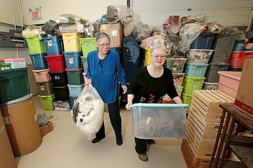 SHANNON VANRAES / WINNIPEG FREE PRESS
Hedy McClelland and Lorraine Iverach at a West End warehouse filled with collectables on March 6, 2020.