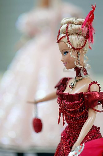 SHANNON VANRAES / WINNIPEG FREE PRESS
Barbie dolls wearing custom gowns will be one of the many collectables featured at The Winnipeg Doll Extravaganza on March 15 at the Viscount Gort Hotel.