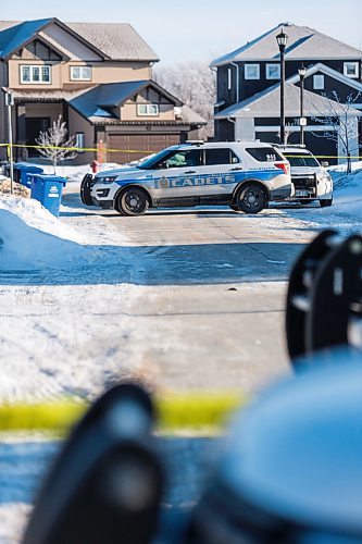 MIKAELA MACKENZIE / WINNIPEG FREE PRESS

The scene of an officer-involved shooting on the 100 block of Kowalsky Crescent in Charleswood in Winnipeg on Tuesday, March 10, 2020. 
Winnipeg Free Press 2019.