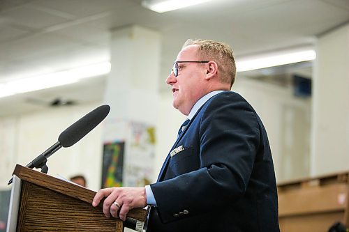 MIKAELA MACKENZIE / WINNIPEG FREE PRESS

Finance minister Scott Fielding talks about new shoes and tax improvements in advance of the 2020 provincial budget at Fort Richmond Collegiate in Winnipeg on Tuesday, March 10, 2020. For Larry Kusch story.
Winnipeg Free Press 2019.