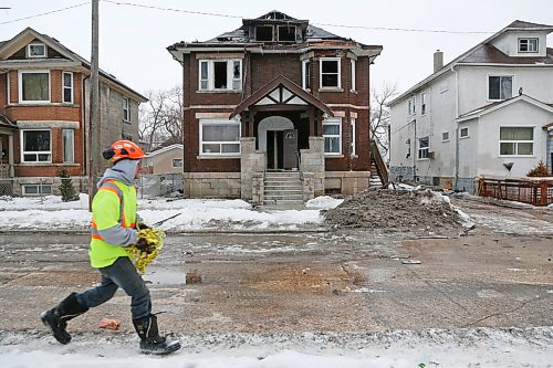 MIKE DEAL / WINNIPEG FREE PRESS
The remains of a large three story multi-unit house at 377 Burrows Ave. which was destroyed by fire shortly ?after 8 p.m. Wednesday. ?
200311 - Thursday, March 11, 2020