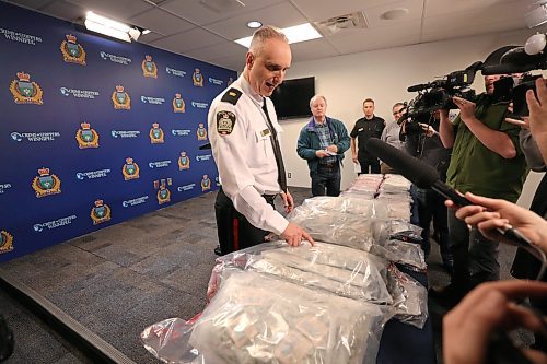 RUTH BONNEVILLE  /  WINNIPEG FREE PRESS 

Local - WPS Drug seizure

The Public Information Office hold a media briefing announcing a significant drug seizure and arrests involving an inter-provincial drug cell.  Inspector Max Waddell of the Organized Crime Division, speaks with the media about the exhibits on display in front of him of the large amount of cocaine and illegal cannabis recently seized from a cross-country, commercial, truck driver coming from BC to Wpg recently.

See Kevin Rollason's story. 

March 12th, 2020


