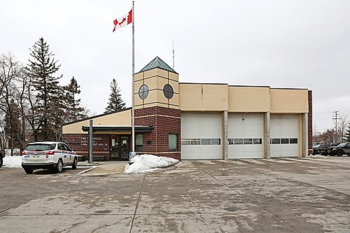MIKE DEAL / WINNIPEG FREE PRESS
Fire Paramedic Station #21 at 1446 Regent Ave. West has closed to the public with signs saying they are not able to make contact with persons outside of this building.
200312 - Thursday, March 12, 2020