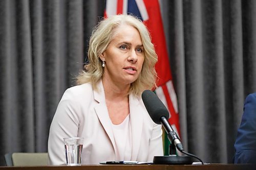 MIKE DEAL / WINNIPEG FREE PRESS
Lanette Siragusa, provincial lead, health system integration, quality and chief nursing officer for Shared Health, speaks during the provinces latest COVID-19 update Friday morning at the Manitoba legislature. 
200313 - Friday, March 13, 2020.