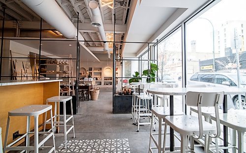 Mike Sudoma / Winnipeg Free Press
Empty tables and chairs inside of Them Bargen coffee shop on Kennedy St Friday afternoon
March 13, 2020