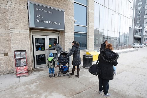 JOHN WOODS / WINNIPEG FREE PRESS
Visitors wait for the door to be unlocked at Health Sciences Centre in Winnipeg Sunday, March 15, 2020. The province announced the 7th COVID-19 case.

Reporter: Allen