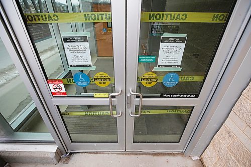 JOHN WOODS / WINNIPEG FREE PRESS
Most Health Sciences Centre (HSC) doors have been locked and entry is limited at HSC in Winnipeg Sunday, March 15, 2020. The province announced the 7th COVID-19 case.

Reporter: Allen