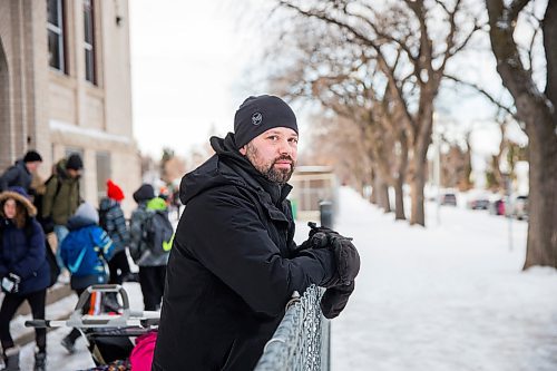 MIKAELA MACKENZIE / WINNIPEG FREE PRESS

Leo Fernandes drops his six-year-old off at Laura Secord School in Winnipeg on Monday, March 16, 2020. 
Winnipeg Free Press 2019.