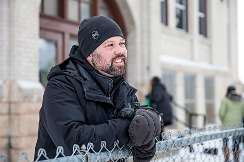 MIKAELA MACKENZIE / WINNIPEG FREE PRESS

Leo Fernandes drops his six-year-old off at Laura Secord School in Winnipeg on Monday, March 16, 2020. 
Winnipeg Free Press 2019.