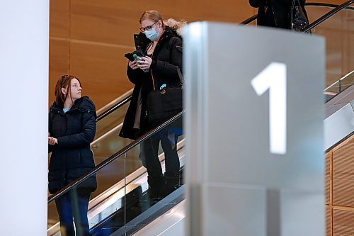 JOHN WOODS / WINNIPEG FREE PRESS
Passengers arrive at the international airport in Winnipeg Monday, March 16, 2020. 

Reporter: ?