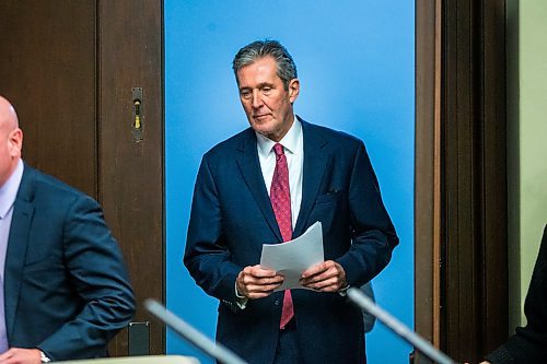 MIKAELA MACKENZIE / WINNIPEG FREE PRESS

Premier Brian Pallister walks in to speak to the media about COVID-19 at the Manitoba Legislative Building in Winnipeg on Tuesday, March 17, 2020.
Winnipeg Free Press 2020