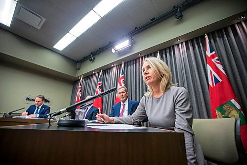 MIKAELA MACKENZIE / WINNIPEG FREE PRESS

Lanette Siragusa, chief nursing officer for Shared Health, speaks to the media about COVID-19 at the Manitoba Legislative Building in Winnipeg on Tuesday, March 17, 2020.
Winnipeg Free Press 2020