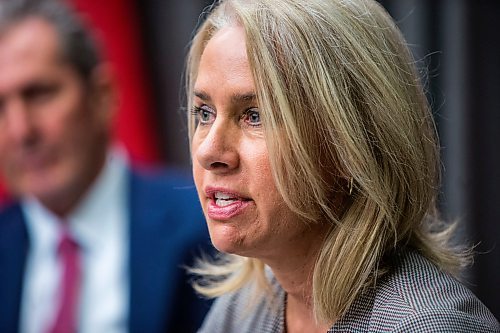 MIKAELA MACKENZIE / WINNIPEG FREE PRESS

Lanette Siragusa, chief nursing officer for Shared Health, speaks to the media about COVID-19 at the Manitoba Legislative Building in Winnipeg on Tuesday, March 17, 2020.
Winnipeg Free Press 2020