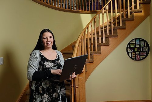 JESSE BOILY / WINNIPEG FREE PRESS
Sheilah Lee Restall poses for a portrait at her home in Winnipeg on Tuesday, March 17, 2020. Restall started the One Neighbourhood Initiative to connect volunteers with those most at-risk of COVID-19 to get them supplies they need.
Reporter: Julia-Simone Rutgers