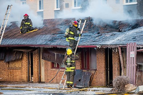 MIKAELA MACKENZIE / WINNIPEG FREE PRESS

Firefighters on the scene of a fire at the Capri Motel in Winnipeg on Wednesday, March 18, 2020.
Winnipeg Free Press 2020