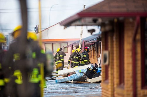 MIKAELA MACKENZIE / WINNIPEG FREE PRESS

Firefighters on the scene of a fire at the Capri Motel in Winnipeg on Wednesday, March 18, 2020.
Winnipeg Free Press 2020