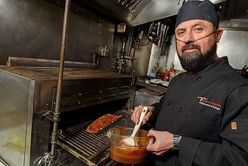 JESSE BOILY / WINNIPEG FREE PRESS
Tony Siwicki, the owner of Silver Heights Restaurant, prepares ribs at his restaurant in Winnipeg on Wednesday, March 18, 2020.
Reporter: Martin Cash