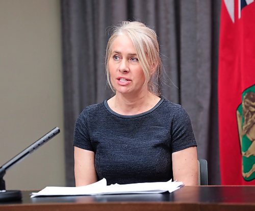 RUTH BONNEVILLE  /  WINNIPEG FREE PRESS 

Local - MB COVID-19 Presser at LEG

Lanette Siragusa chief nursing officer - Shared Health, 
responds to questions from the media during COVID-19 NewsRelease at the Legislative Building Thursday.


March 19th, 2020
