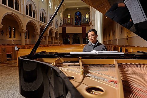 JESSE BOILY / WINNIPEG FREE PRESS
Rev. Geoffrey Angeles sits at the piano to an empty church on Thursday, March 19, 2020. Angeles plans to livestream his Sunday sermon.
Reporter: Brenda Suderman