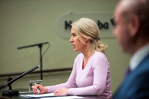 MIKAELA MACKENZIE / WINNIPEG FREE PRESS

Lanette Siragusa, chief nursing officer for Shared Health, speaks to media about COVID-19 after a state of emergency was announced at the Manitoba Legislative Building in Winnipeg on Friday, March 20, 2020. 
Winnipeg Free Press 2020