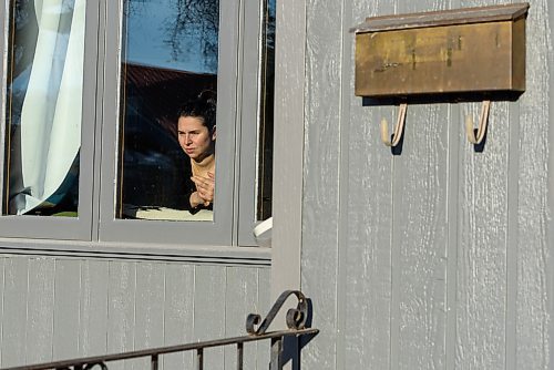 JESSE BOILY / WINNIPEG FREE PRESS
Lexi Deighton looks out her homes window on Friday, March 20, 2020.
Reporter: Eva Wasney