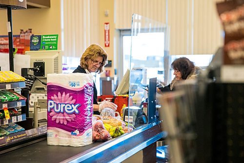 MIKAELA MACKENZIE / WINNIPEG FREE PRESS

New cough guards installed at Sobeys on Henderson Highway in Winnipeg on Monday, March 23, 2020. For Malak Abas story.
Winnipeg Free Press 2020