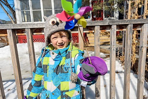 JESSE BOILY / WINNIPEG FREE PRESS
Darik Chopyk, four, shows some of the decorations from his birthday celebration on Dundurn place street on Monday, March 23, 2020. Darik had plans to celebrate his birthday at the Childrens Museum but had to cancel, due to social distancing. The people of Dundurn Place, a street in Wolseley, gave him a surprise by decorating the street and signing him happy birthday while on his daily walk with his mother.
Reporter: Doug Speirs