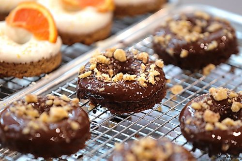 RUTH BONNEVILLE  /  WINNIPEG FREE PRESS 

49.8 - INTERSECTION- monuts

Nutty Chocolate Monuts. 

Maureen Gelvis-Pflueger owner of Monuts Café, which specializes in plant-based, gluten-free doughnuts and baked goods. 

Monuts is located in Osborne Village, 120 Scott St.


March 24th, 2020
