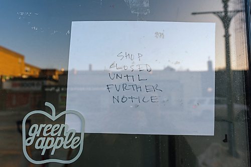 JESSE BOILY / WINNIPEG FREE PRESS
Green Apple, a skateboard shop, displays a sign of their closure due the COVID-19 on Monday, March 23, 2020.
Reporter: