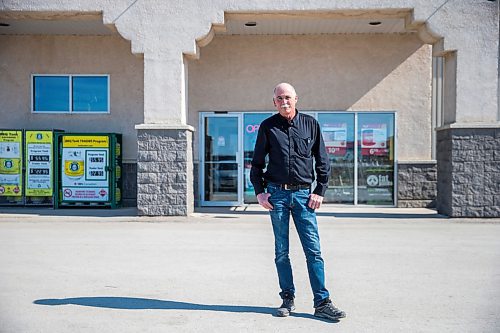 MIKAELA MACKENZIE / WINNIPEG FREE PRESS

Pat Schmitke, owner of Bigway Foods, poses for a portrait at his store in Morris on Wednesday, March 25, 2020. For Danielle da Silva story.
Winnipeg Free Press 2020