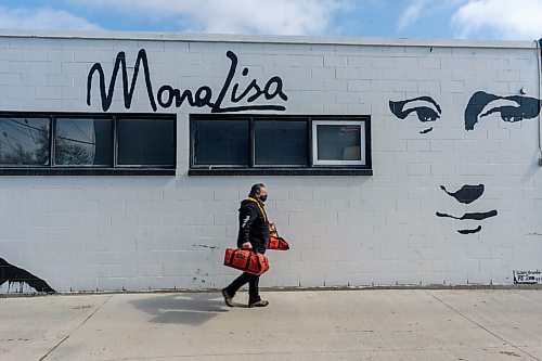 JESSE BOILY / WINNIPEG FREE PRESS
Joe Grande, owner of Mona Lisa restaurant, has now begun delivering pizzas for his business due to the slow down in business on Thursday, March 26, 2020.
Reporter: Doug Speirs