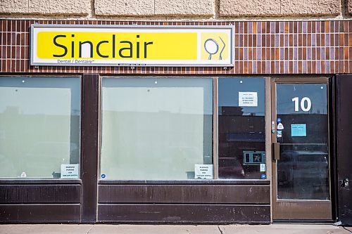 MIKAELA MACKENZIE / WINNIPEG FREE PRESS

Sinclair Dental on St. James Street in Winnipeg on Monday, March 30, 2020. The first COVID-19 death was an employee at the clinic.
Winnipeg Free Press 2020