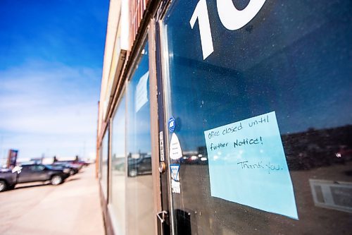 MIKAELA MACKENZIE / WINNIPEG FREE PRESS

Sinclair Dental on St. James Street in Winnipeg on Monday, March 30, 2020. The first COVID-19 death was an employee at the clinic.
Winnipeg Free Press 2020