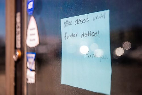 MIKAELA MACKENZIE / WINNIPEG FREE PRESS

Sinclair Dental on St. James Street in Winnipeg on Monday, March 30, 2020. The first COVID-19 death was an employee at the clinic.
Winnipeg Free Press 2020