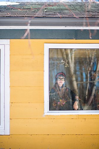 MIKAELA MACKENZIE / WINNIPEG FREE PRESS

Heidi Hunter, Winnipeg Beach based multidisciplinary artist, poses for a portrait in her studio window on Sunday, March 29, 2020. Hunter has been self-isolating since March 10th, and says that life right now is "breathing and drawing."
Winnipeg Free Press 2020