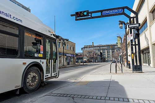 JESSE BOILY / WINNIPEG FREE PRESS
An almost empty Edmonton st. and Graham Mall st. bus stop on Monday, March 30, 2020. Many riders are trying to keep their distance between each other as social distancing is practiced during the current pandemic. 
Reporter: Eva Wasney