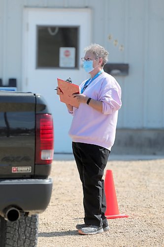 RUTH BONNEVILLE  /  WINNIPEG FREE PRESS 

Local -  Selkirk 
COVID-19 Drive-thru testing site

Drive-thru Coronavirus testing site in Selkirk, Manitoba.  

March 30th, 2020
