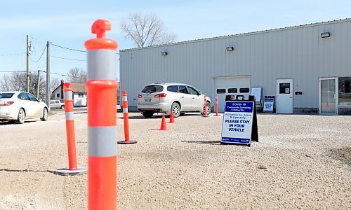 RUTH BONNEVILLE  /  WINNIPEG FREE PRESS 

Local -  Selkirk 
COVID-19 Drive-thru testing site

Drive-thru Coronavirus testing site in Selkirk, Manitoba.  

March 30th, 2020
