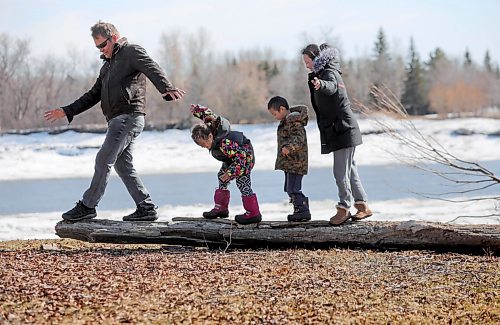 RUTH BONNEVILLE  /  WINNIPEG FREE PRESS 

Local -  Standup 

Mike Prokopetz and his wife Patty Truonge have some fun walking on a log with their niece and nephew, Vera (7rs) and Martin (4yrs), Truonge  on a log at a park along River Road just north of Winnipeg Monday afternoon.  


March 30th, 2020
