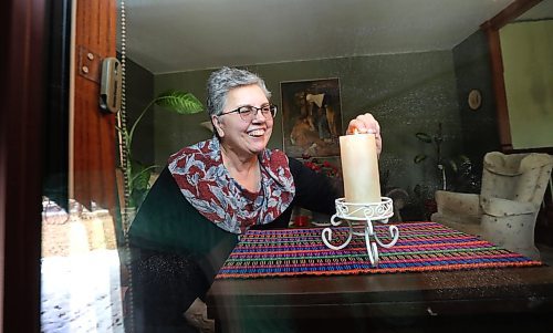 RUTH BONNEVILLE  /  WINNIPEG FREE PRESS 


FAITH -  Easter, light candle in window


Story: Christians are finding new and creative ways to celebrate Easter when public services are cancelled. Michele Salo Pastora  is inviting fellow Christians to place a candle in their front windows after dark on Easter Saturday to represent the Easter vigil, when churches have a fire and then light candles from it to represent light overcoming darkness and the resurrection of Jesus Christ.

Reporter: Brenda Suderman


March 30th, 2020
